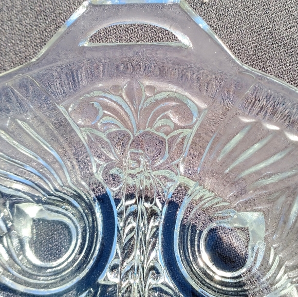 Art Deco Era Divided Glass Dish - Handle & Feet LOVELY 🏵️ - Picture 4 of 9